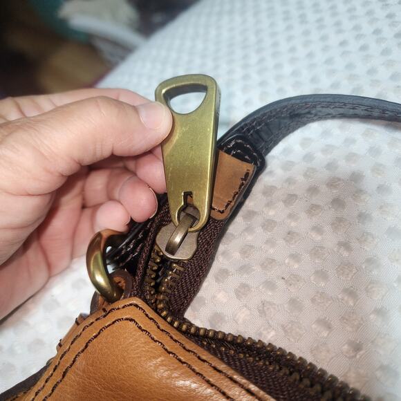 54 FOSSIL EUC MEDIUM LEATHER SHOULDER BAG - Picture 3 of 7